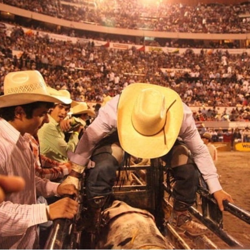 Meet your Posher, Chuy